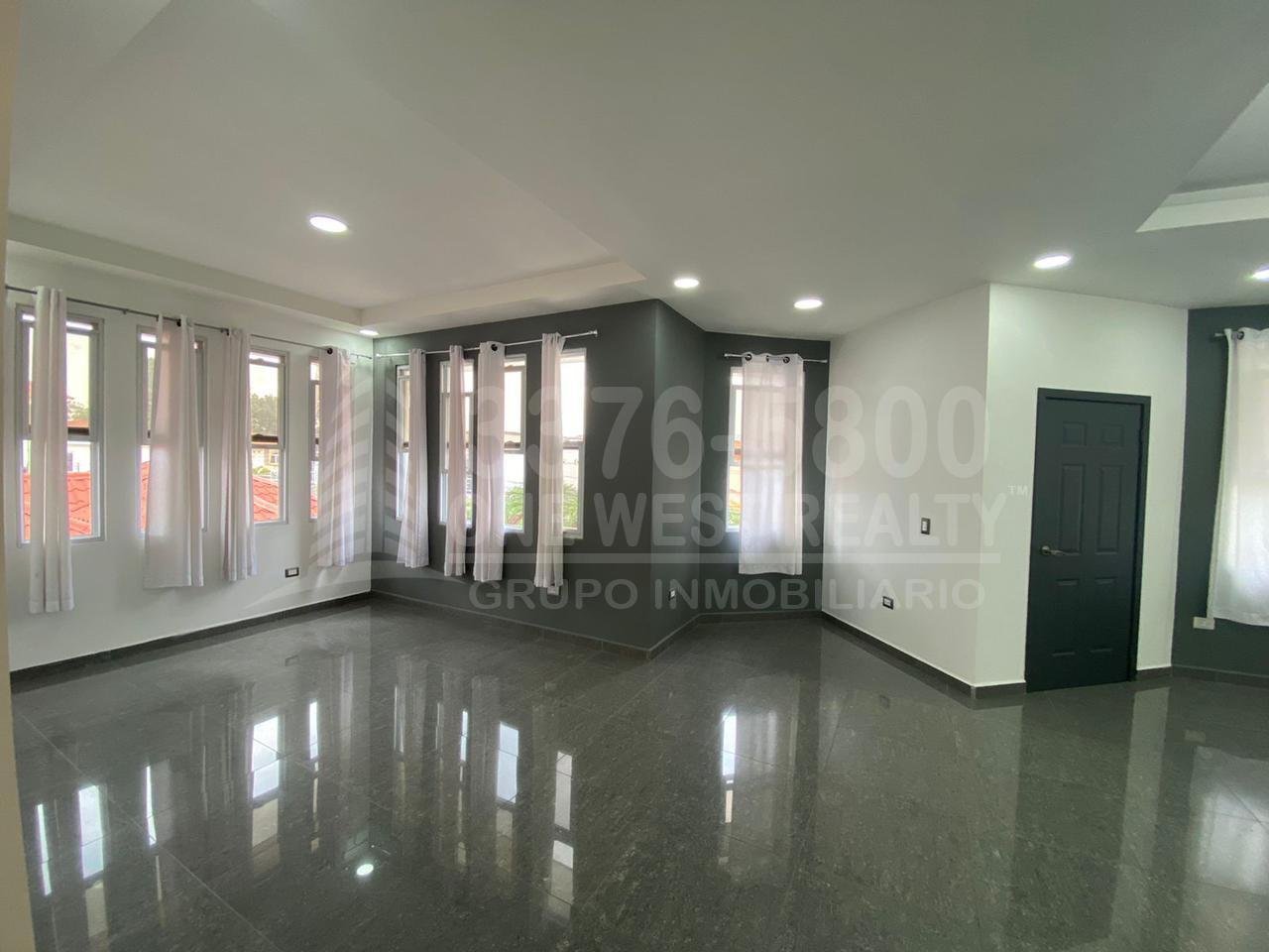 Espectacular casa en venta  ubicada en Res. Casa Maya II