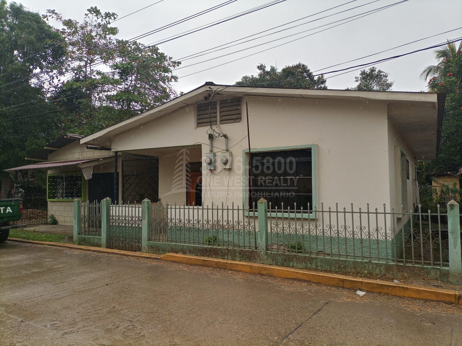 20220122_133727_HDR-scaled-2-2 Se vende casa-local comercial en Quimistán Santa Barbara, Honduras