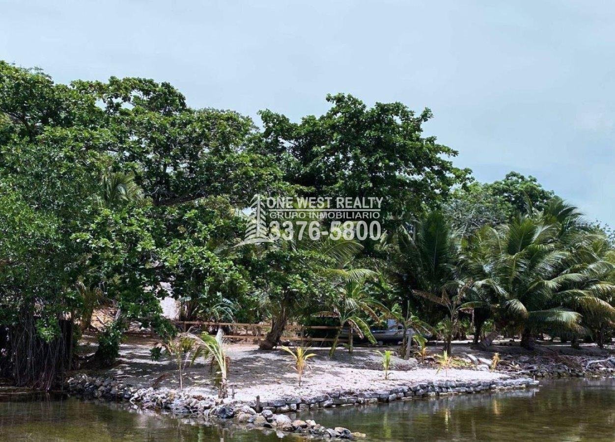 Politilly Bight Main Road, For Sales Roatán