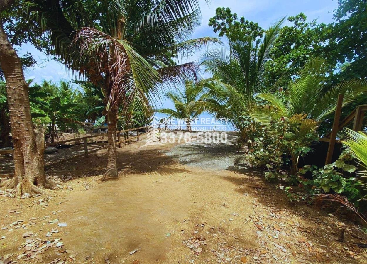 Politilly Bight Main Road, For Sales Roatán