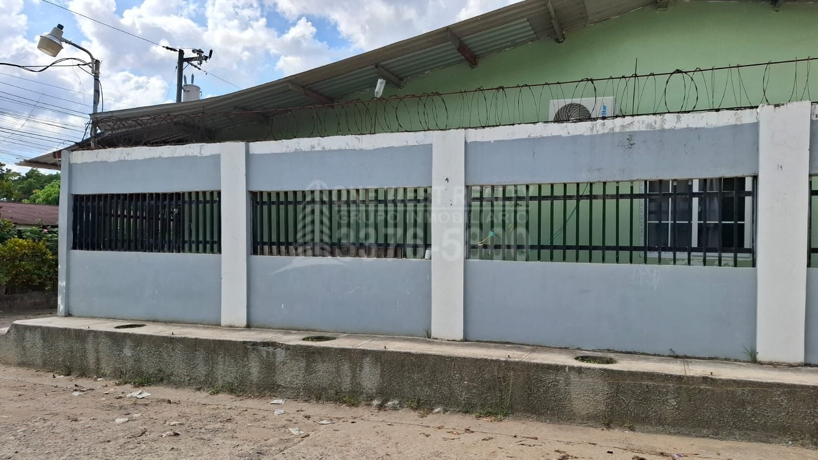 Gran Oportunidad de inversión: Edificio con apartamentos y bar en Colonia Dionicio Ávila, El Progreso, Yoro