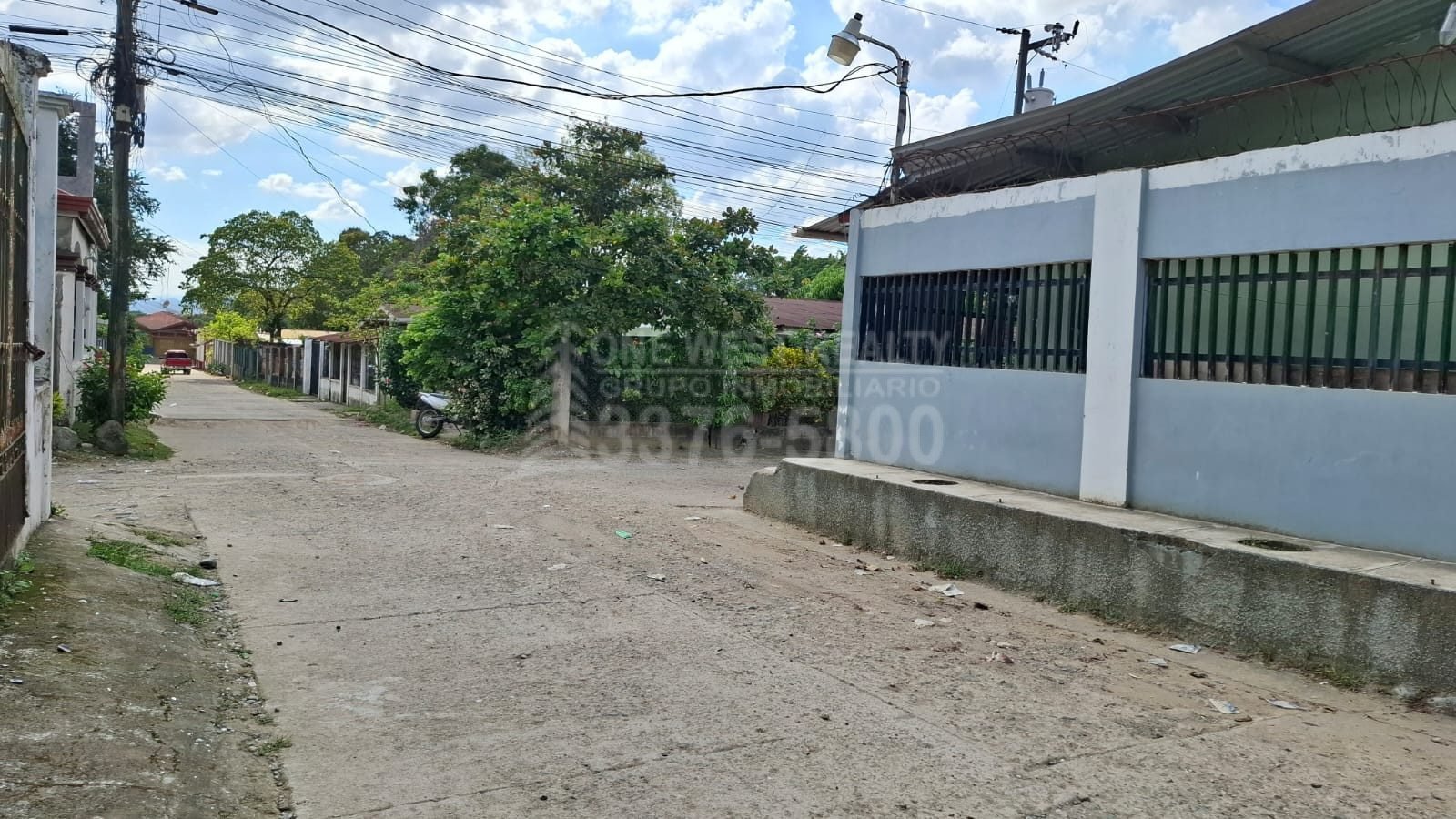 Gran Oportunidad de inversión: Edificio con apartamentos y bar en Colonia Dionicio Ávila, El Progreso, Yoro