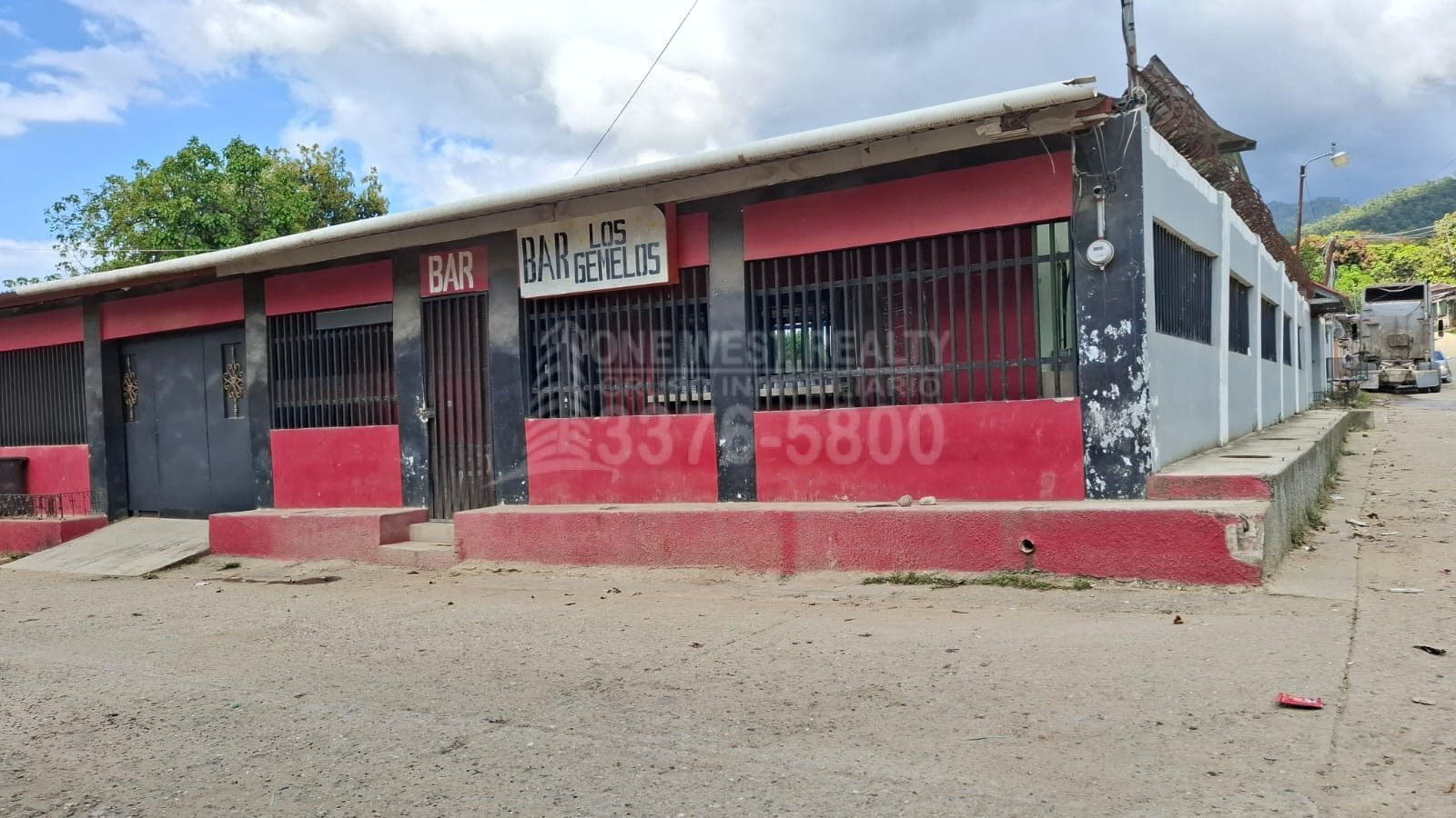 Gran Oportunidad de inversión: Edificio con apartamentos y bar en Colonia Dionicio Ávila, El Progreso, Yoro