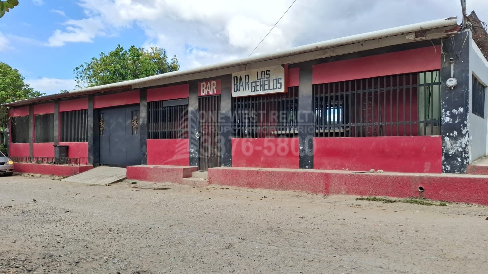 Gran Oportunidad de inversión: Edificio con apartamentos y bar en Colonia Dionicio Ávila, El Progreso, Yoro