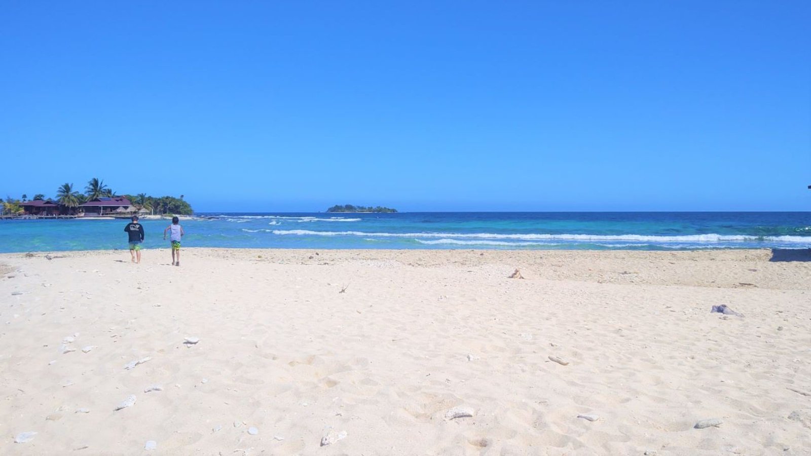 Lote de 3.6 Acres en Venta En Islas de la Bahia Cayos Cochinos