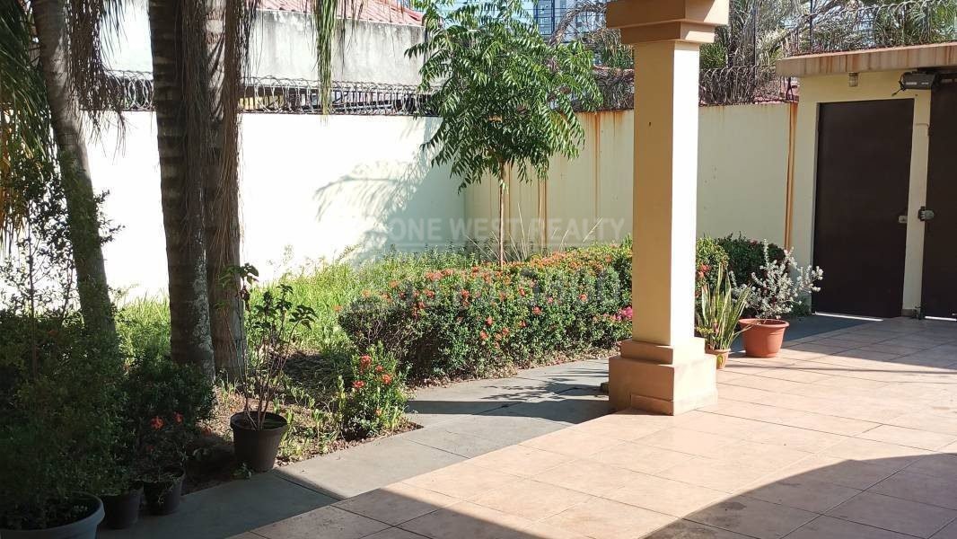 Casa en Venta en Jardines del Valle, San Pedro Sula l 574.51 vrs² l 368.31 m²