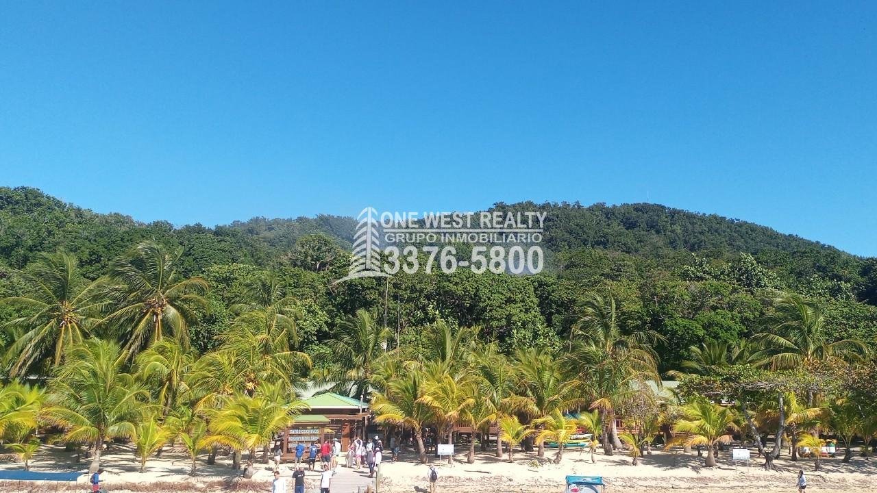 Lote de 3.6 Acres en Venta En Islas de la Bahia Cayos Cochinos