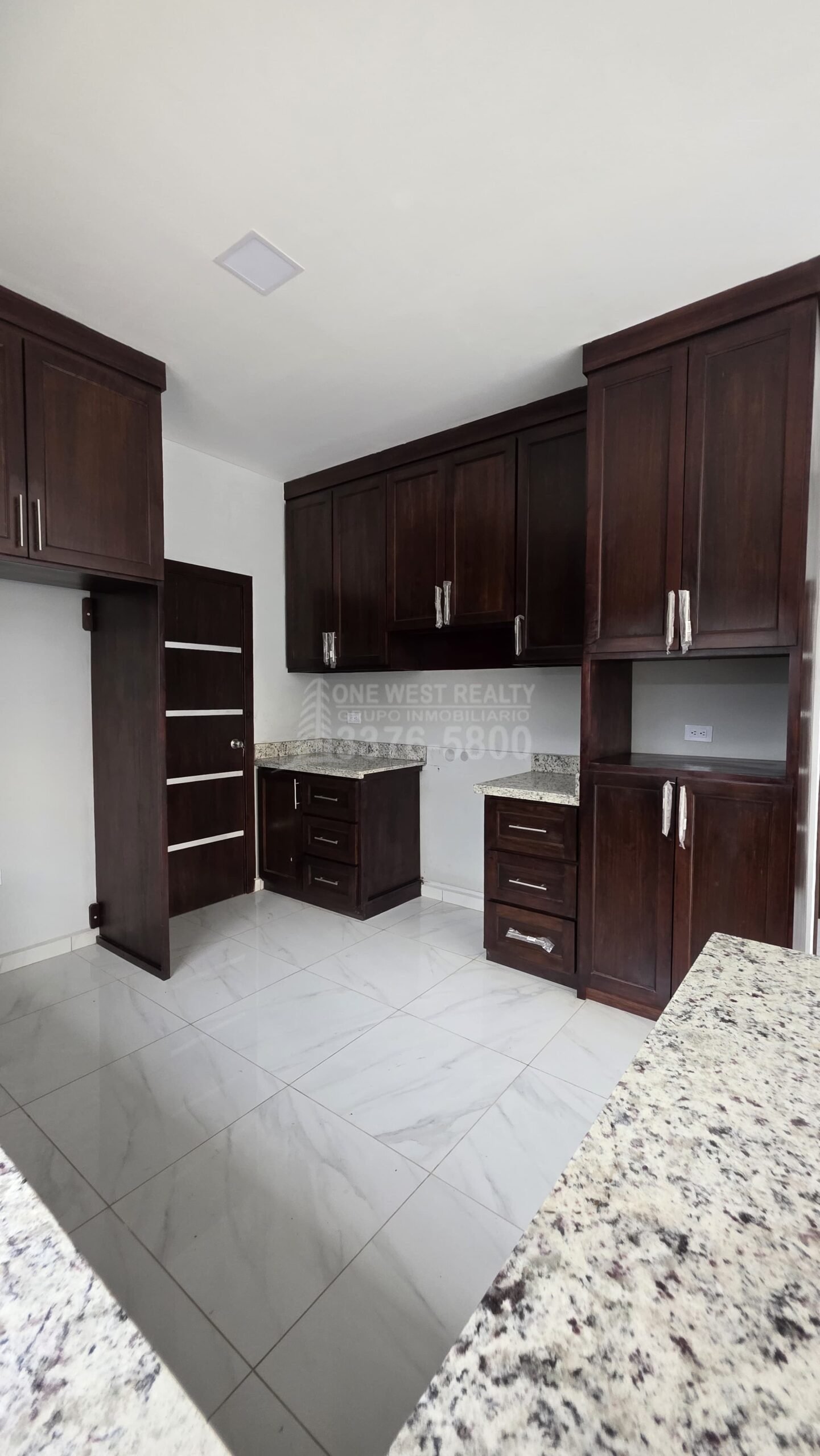 Townhouse en Venta en Villas del Campo San Pedro Sula Cerca de Campisa