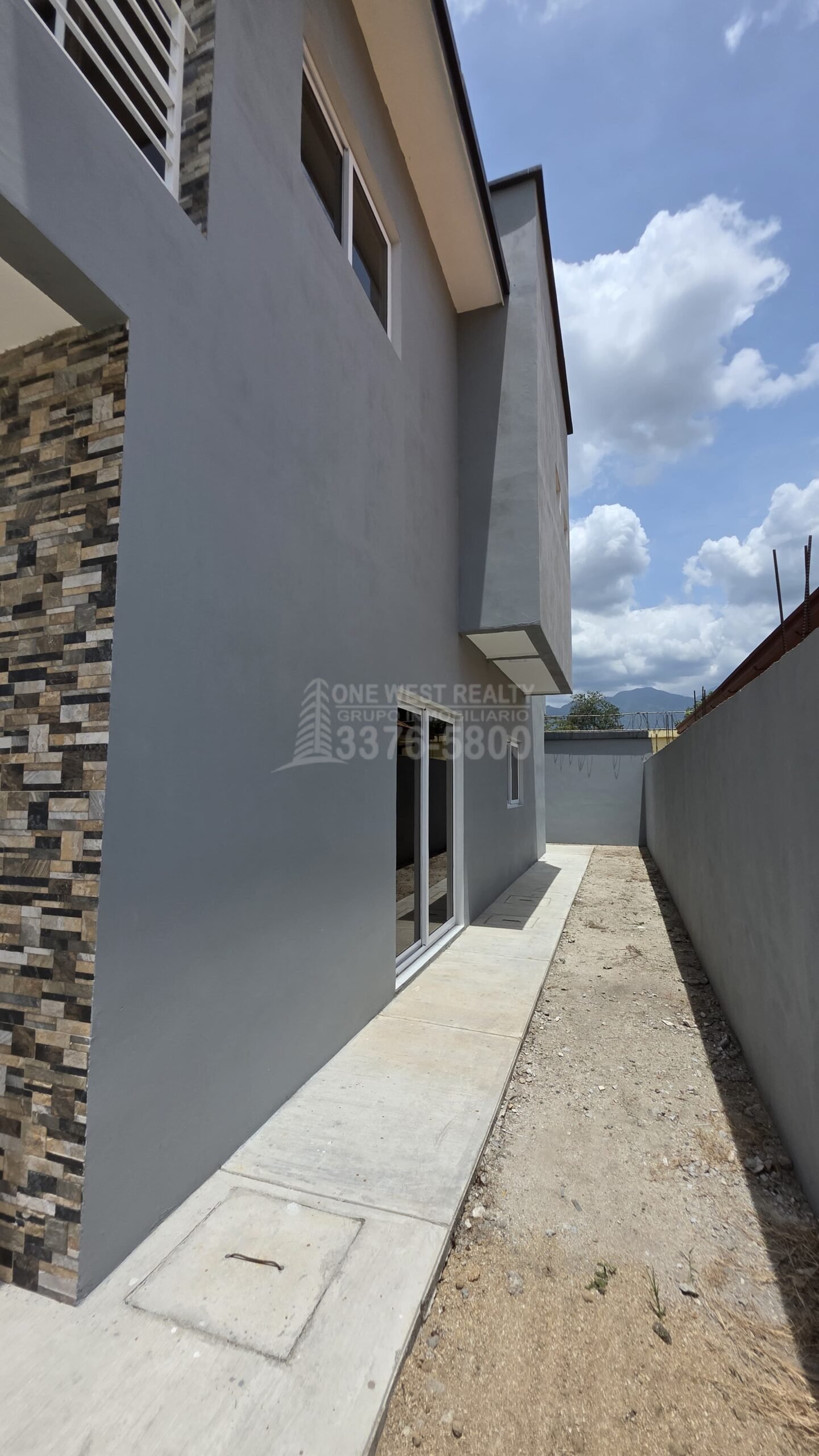 Townhouse en Venta en Villas del Campo San Pedro Sula Cerca de Campisa