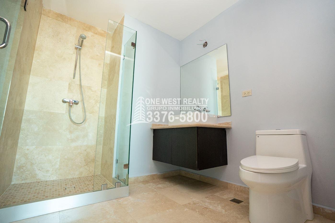 Igvanas-Tara-Codominios-by-One-West-Realty-bano-2 Condominio Igvanas Tara en Venta | San Pedro Sula – 3-Habitaciones y 3-Baños 250.36 m² (2,694.85 ft²)