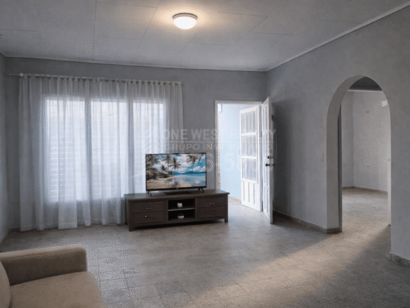 ¡Casa Espaciosa y Moderna  en Venta, a Pasos del Centro de El Progreso!