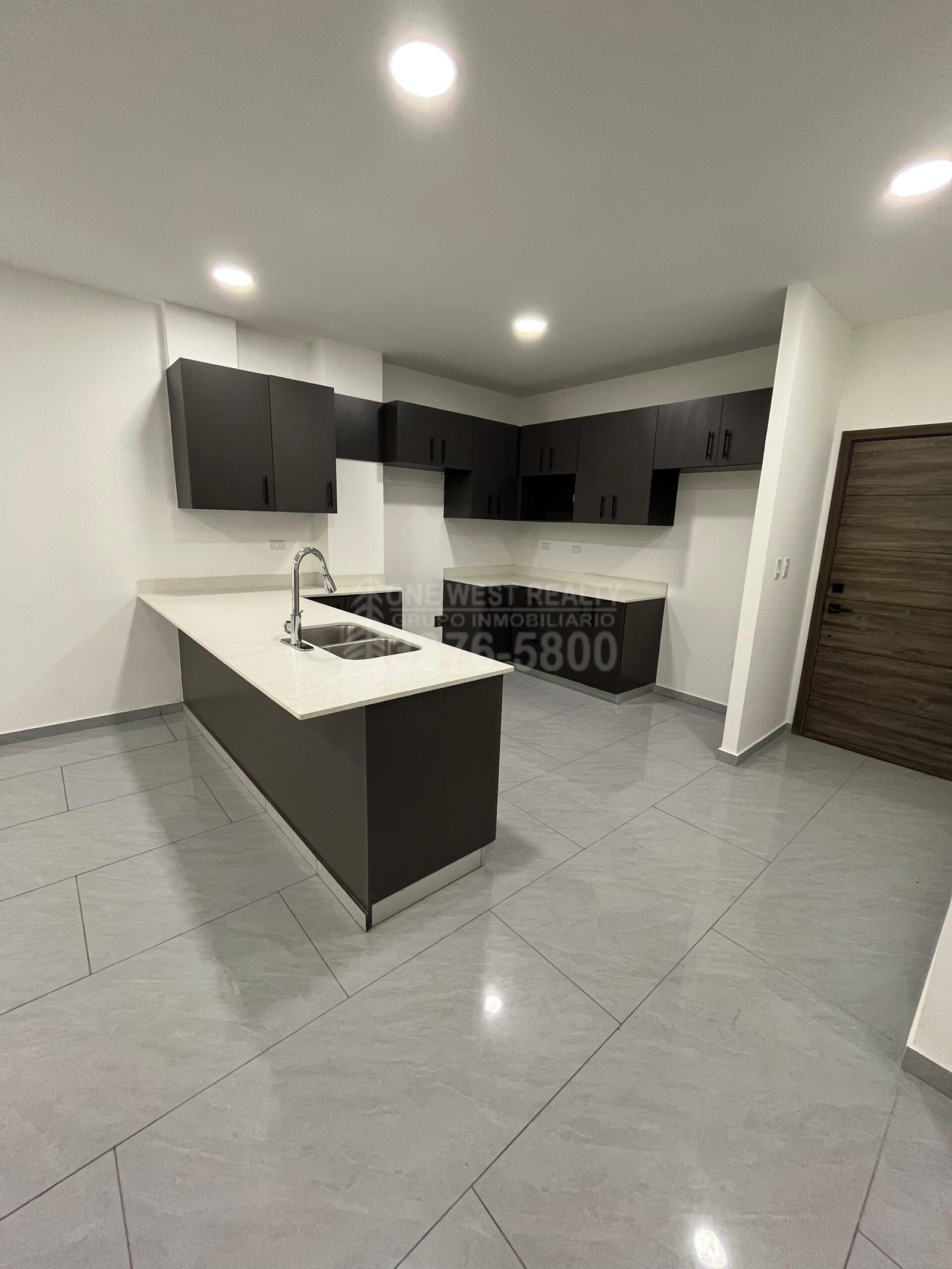 Condominio en Venta — Mark One, San Pedro Sula l 110 m² (1,184.31 ft²) l 2HBT, 2 BAÑOS