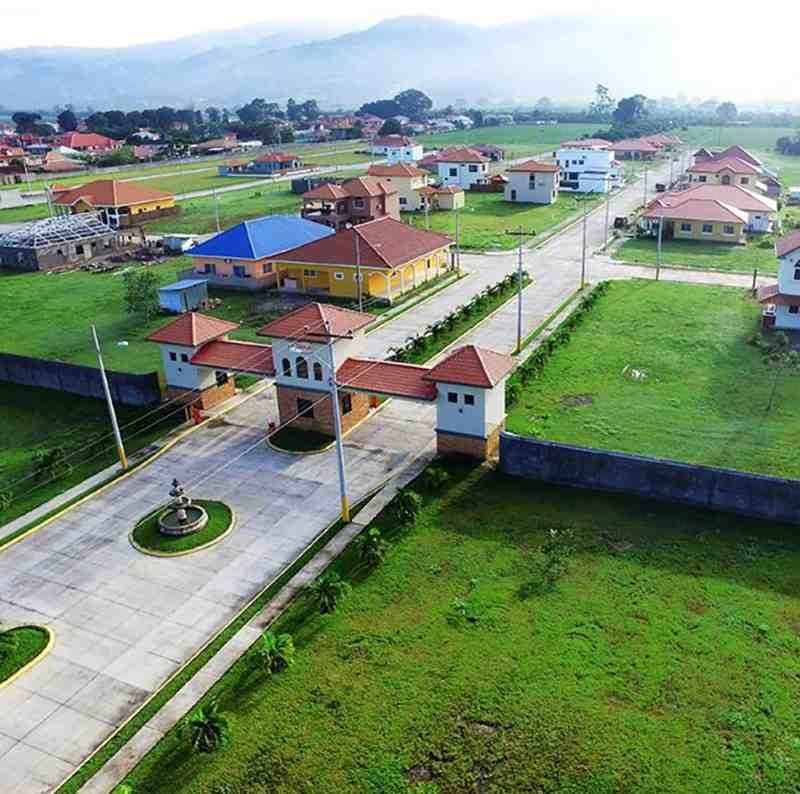 Residencial La Granja lotes con construcción: compra tu lote y construye tu casa