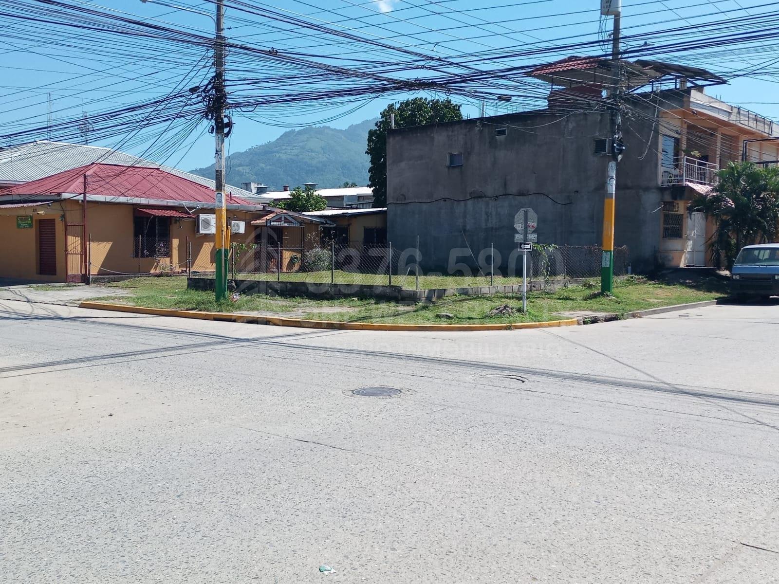 Se renta lote de esquina en El Progreso, Yoro zona comercial