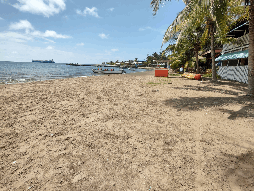 Venta de Propiedad frente a la Playa en Omoa Cortes Honduras