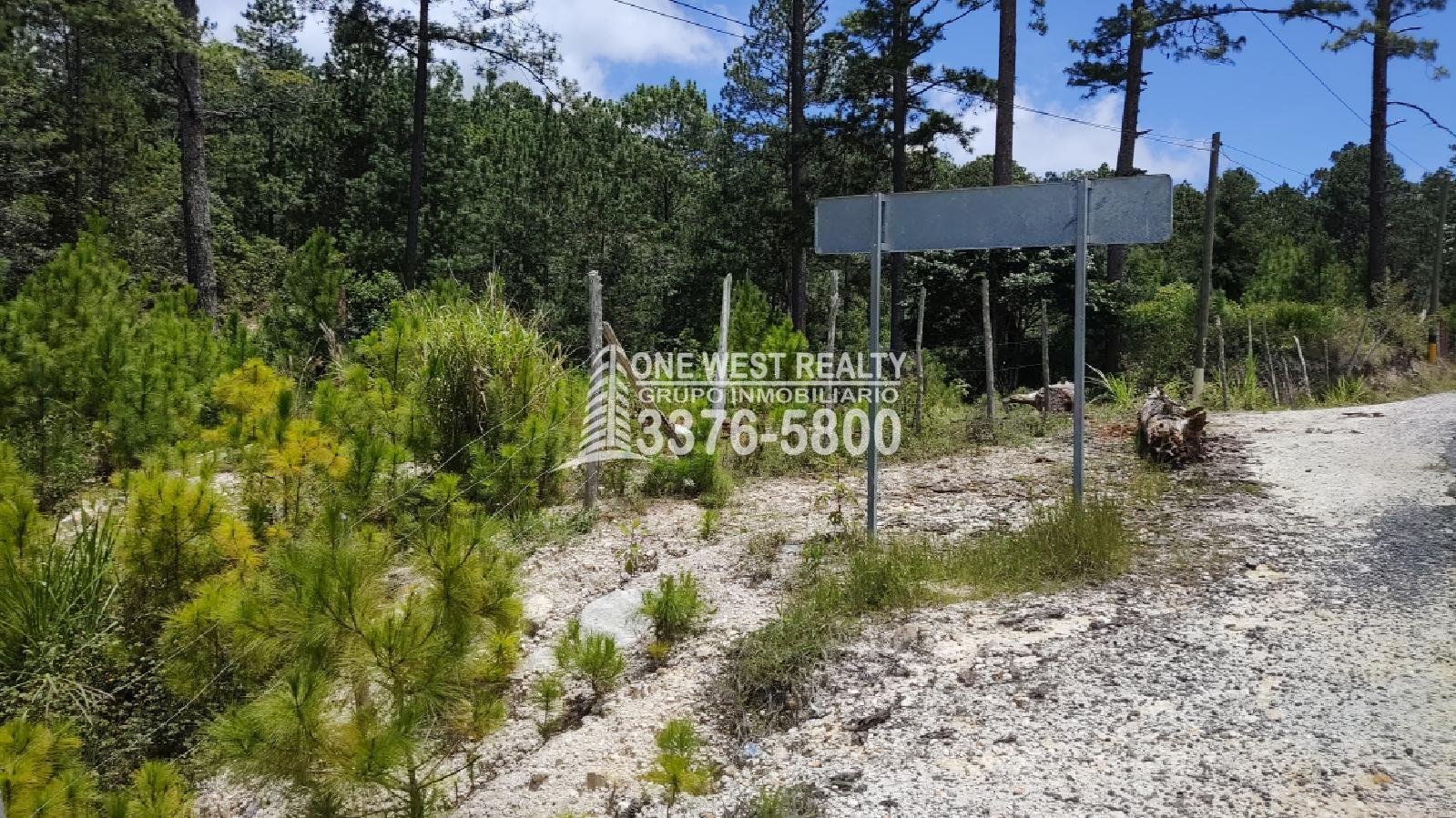 Terreno en venta a orilla de carretera en La Esperanza Intibuca Honduras