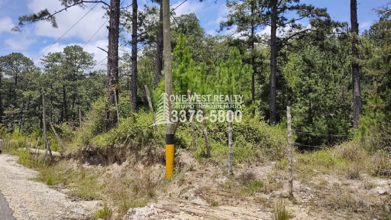 Terreno en venta a orilla de carretera en La Esperanza Intibuca Honduras